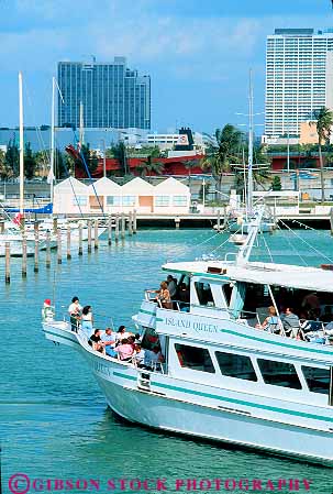 Stock Photo #11516: keywords -  attraction bayside boat boats florida harbor market miami place tour tourist tours vert