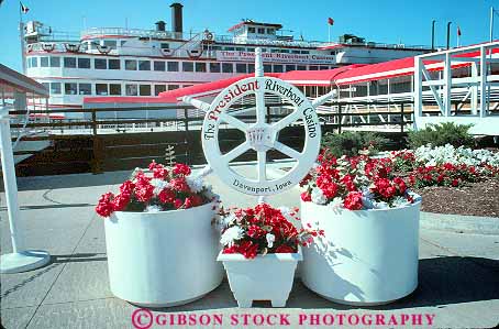 Stock Photo #19105: keywords -  casino casinos davenport dock dockside gambling gaming great horz iowa plains president region riverboat riverboats ship state