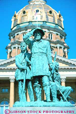 Stock Photo #15325: keywords -  building buildings capitol capitols commemorate des government great historic history house iowa legislature moines plain plains region settler settlers state statuary statues vert