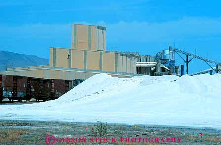 Stock Photo #16614: keywords -  clean commercial extract extracting extraction extracts great horz industrial industry lake mine mineral mines mining natural operations pile process processes processing pure resource resources salt site sites sodium utah white